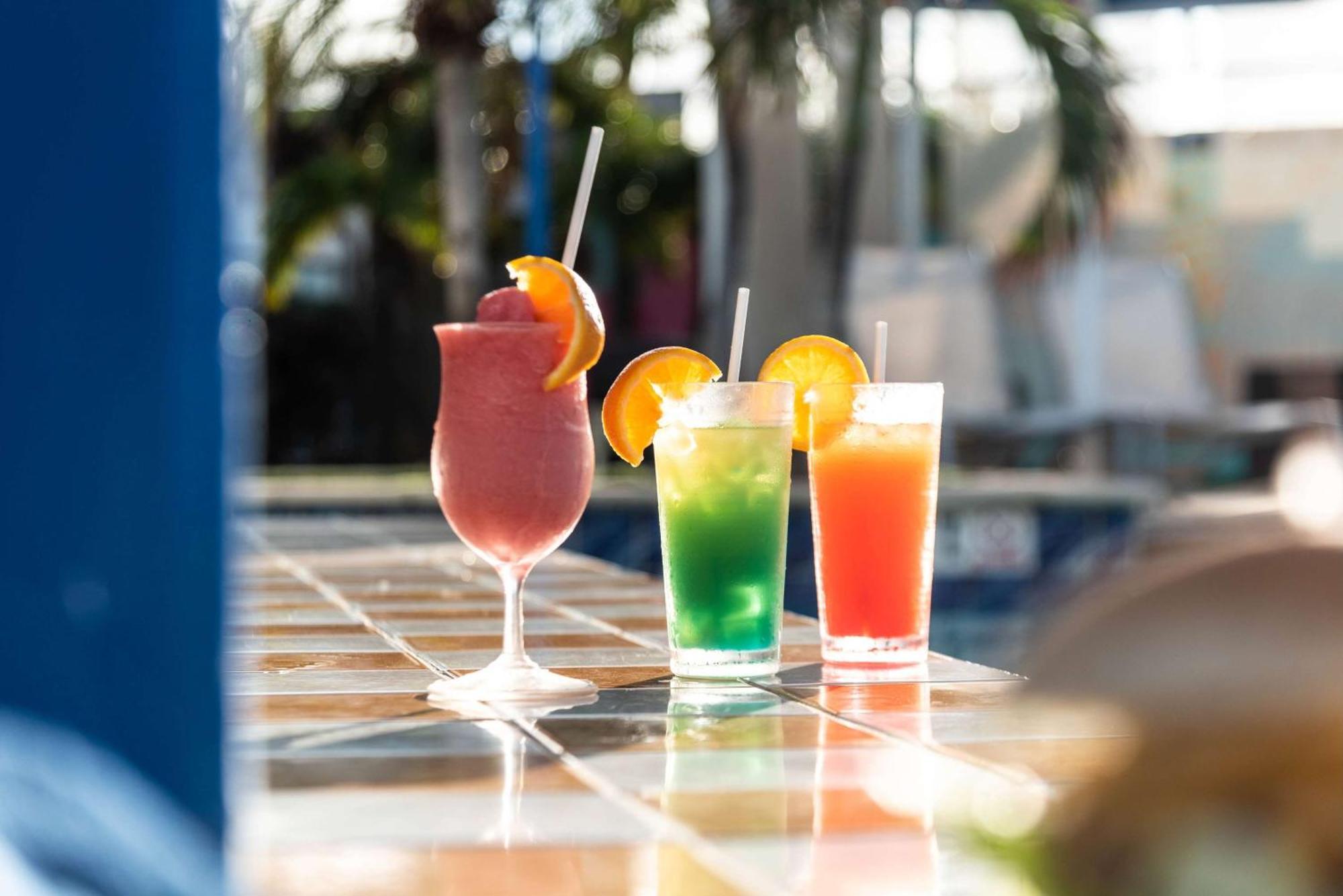 Hotel Tryp By Wyndham Aruba (Adults Only) Palm Beach Exterior foto